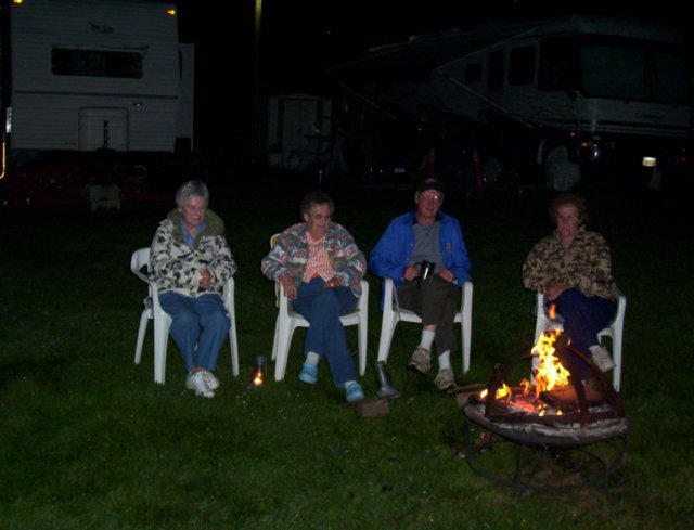 campfirefriends.jpg